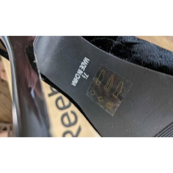 Vintage Velvet Dress High heels, Not worn - Picture 4 of 4